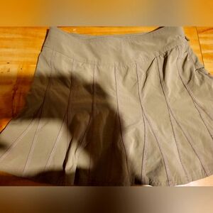 Athlete Skirt!, Blk Fri!